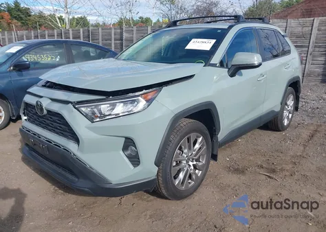 2021 Toyota Rav4 Xle Premium из США, поврежденный, VIN JTMA1RFV7MD069601